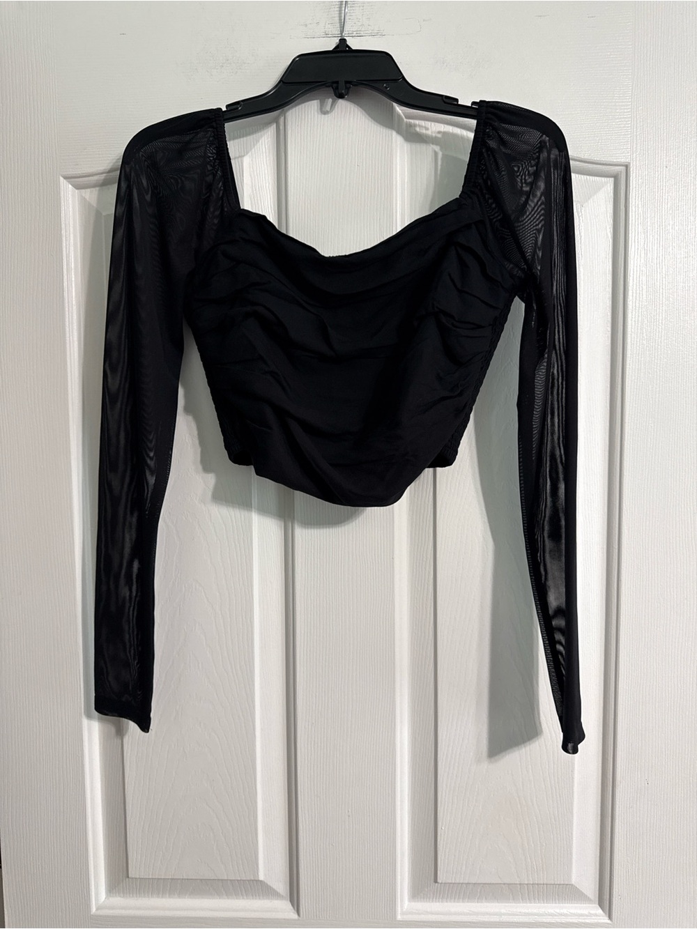 American Eagle Black Long-Sleeve Mesh Crop Top - Women